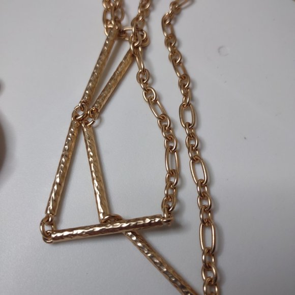 Gold Tone Metal And Plastic Large Pendant Necklace Adjustable 34.5 To 38 Inches - Picture 7 of 11